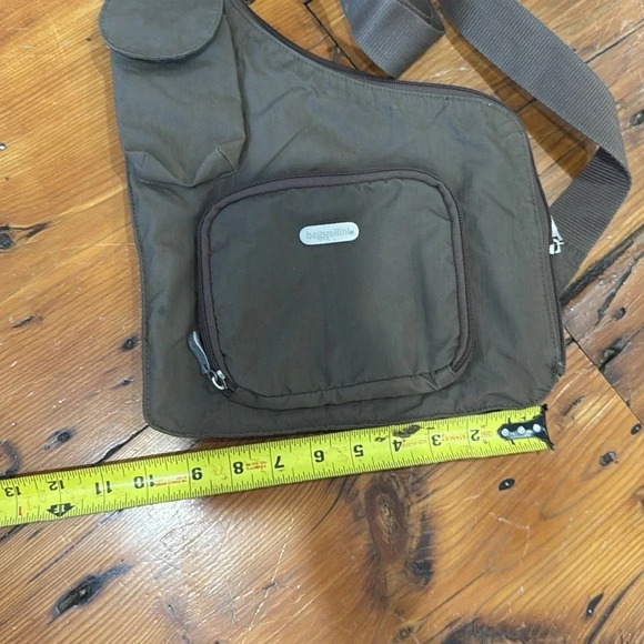Baggallini Sling Backpack Brown Crossbody Travel Multi Zip Pocket Messenger Bag - Picture 10 of 10